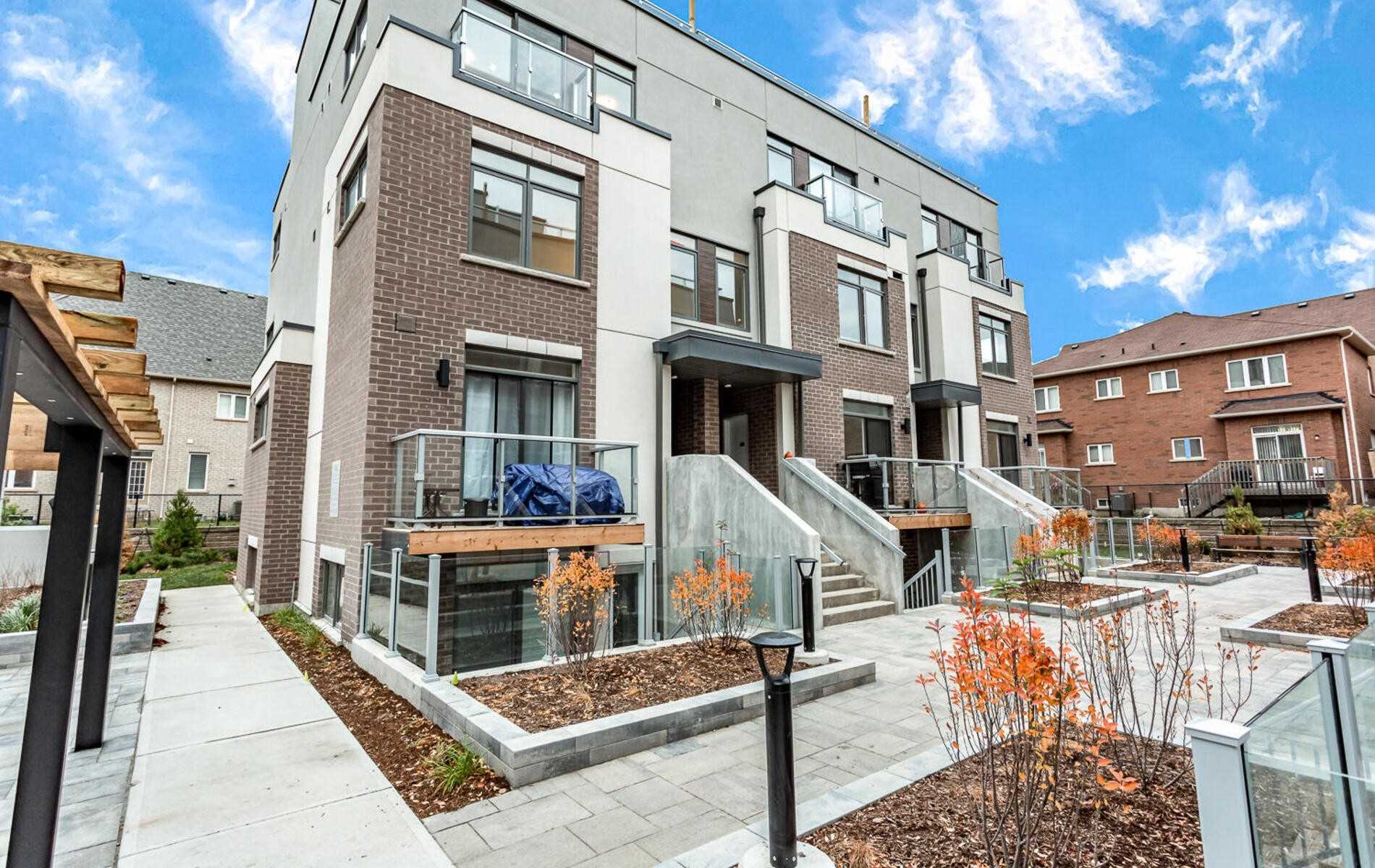 327 3078 Sixth Line, Oakville Leased, W5065376 Condos.ca