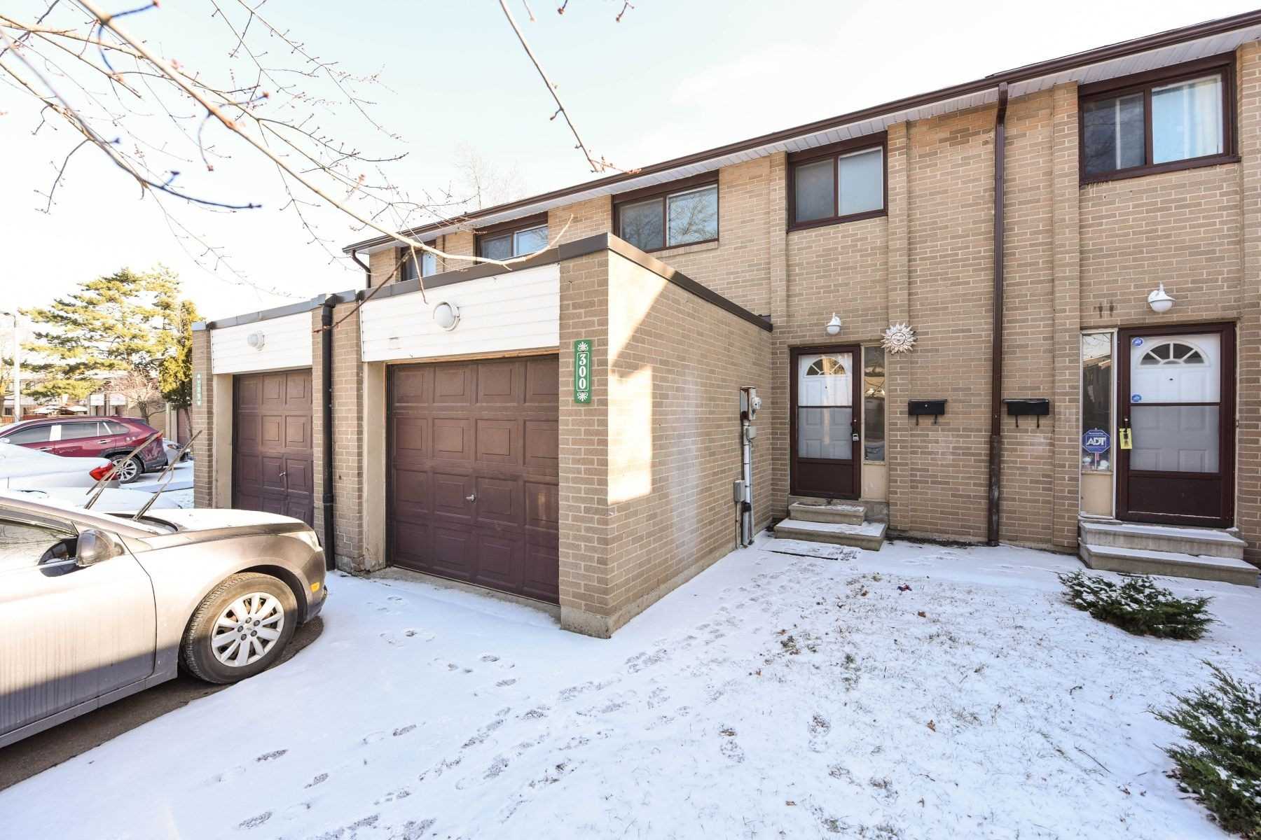 206 300 Fleetwood Cres, Brampton Sold Conditional, W5067637 Condos.ca