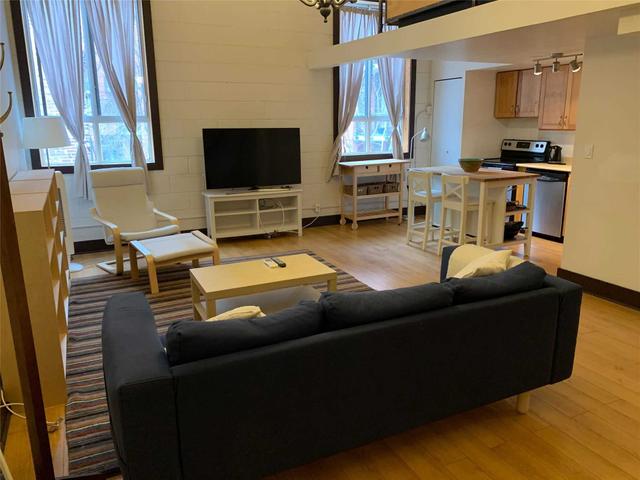 206 - 347 Sorauren Ave