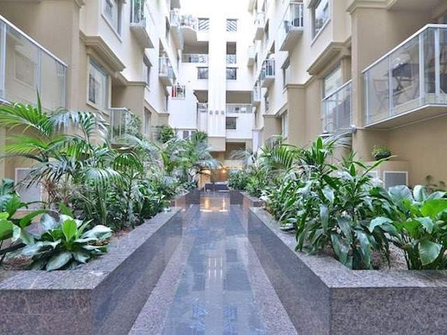 404 - 437 Roncesvalles Ave