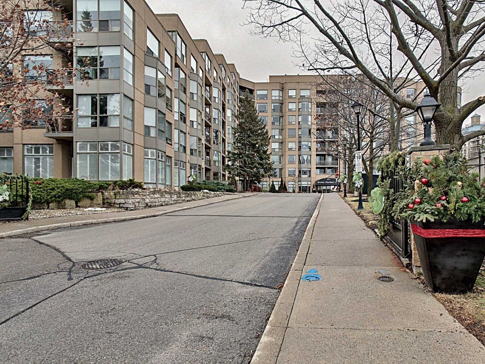 605 2511 Lakeshore Rd W, Oakville Expired, W5076122 Condos.ca