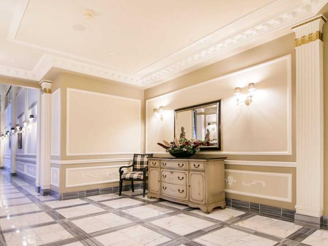 2210 - 2285 Lakeshore Boulevard Blvd