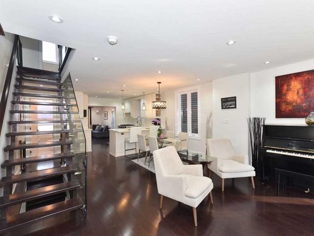 22 Hallam St