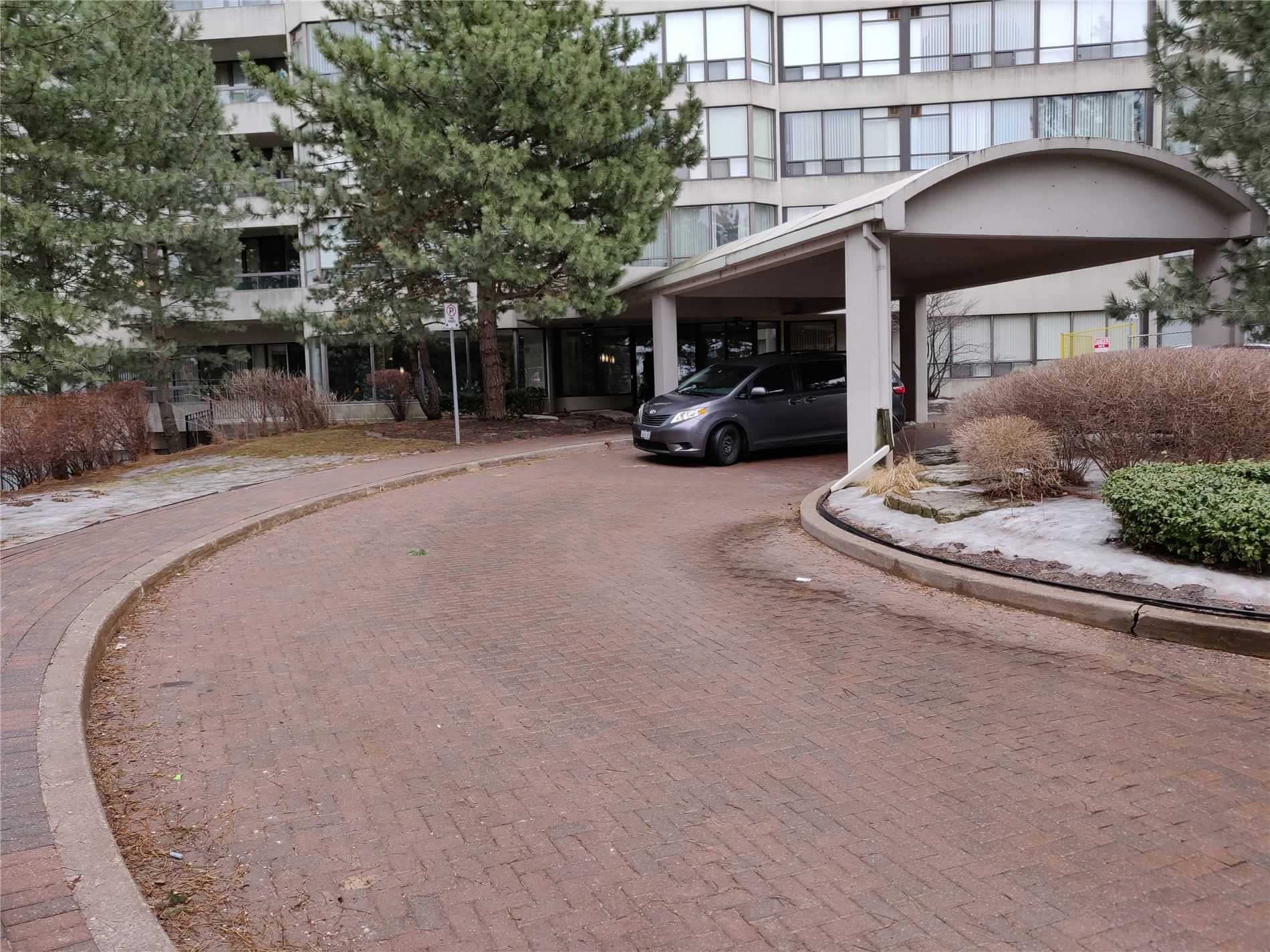 402 - 24 Hanover Rd, Brampton | Terminated, W5082304 | Condos.ca