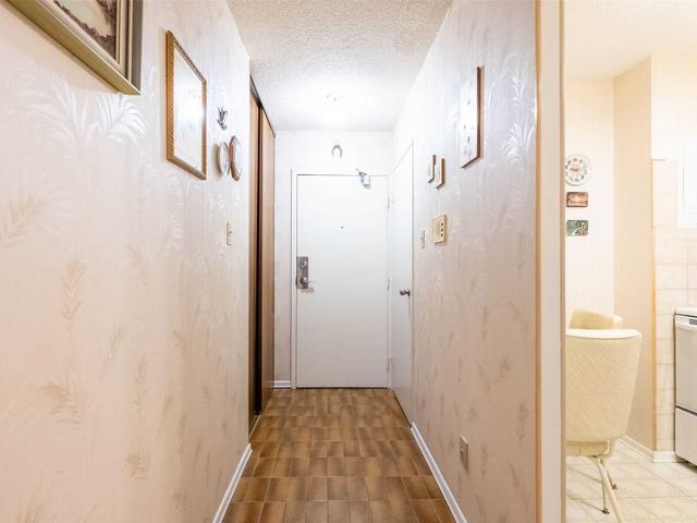 1005 - 975 Warwick Crt