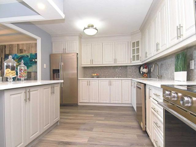 1610 - 714 The West Mall Rd