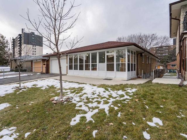6 Seguin Crt