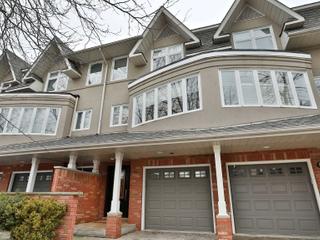 77 Kerr St
