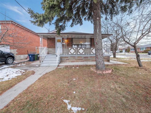 2 Hawksdale Rd