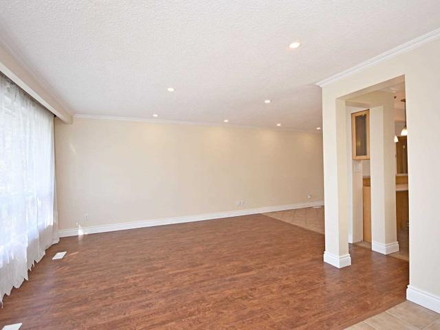 3477 The Credit Woodlands