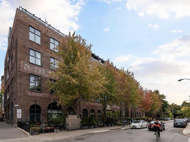 206 - 369 Sorauren Ave