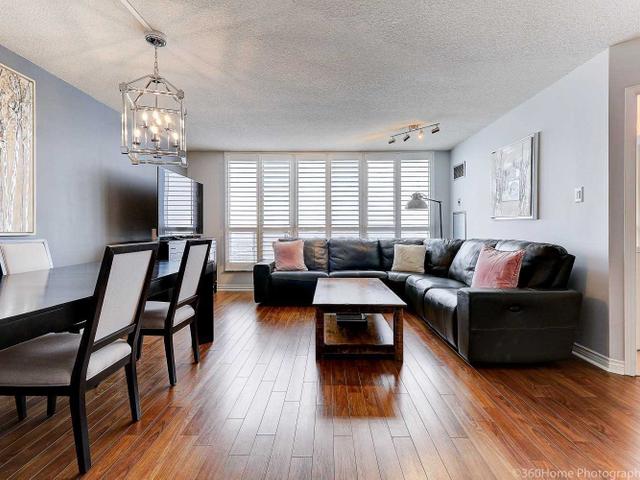 2110 - 2285 Lakeshore Blvd W