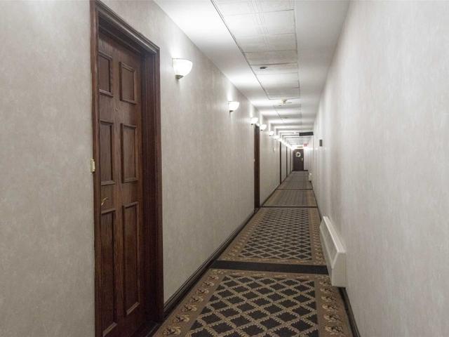 TH102 - 2287 Lake Shore Blvd W