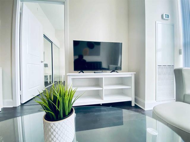 1505 - 33 Shore Breeze Dr