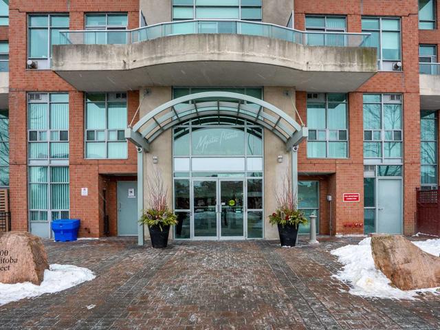 303 - 200 Manitoba St