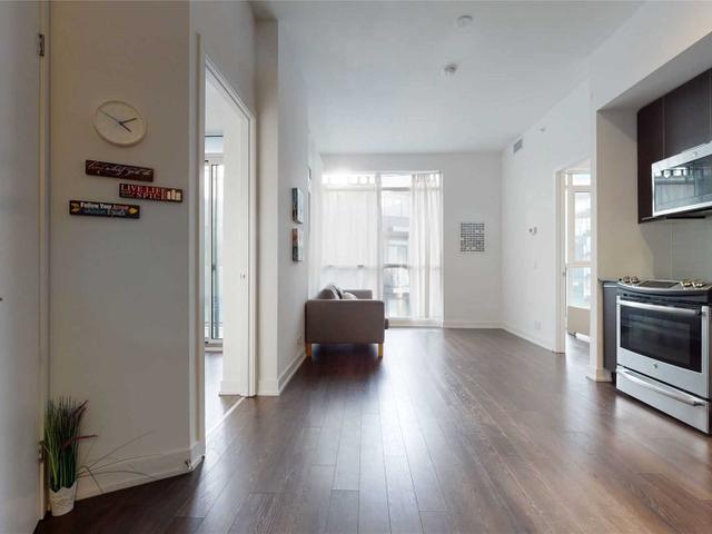 718 - 10 Parklawn Rd