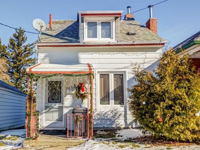17 Woodcroft Cres