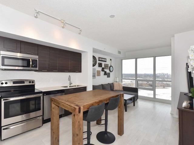 2106 - 2220 Lakeshore Blvd