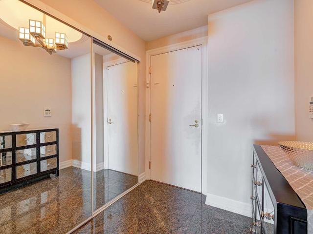 411 - 2083 Lake Shore Blvd W