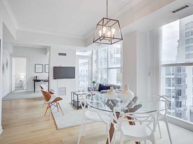 506 - 2067 Lake Shore Blvd W