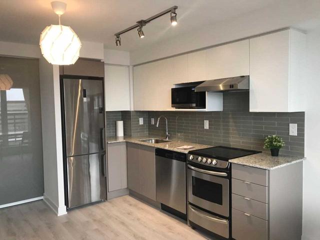 806 - 160 Flemington Rd