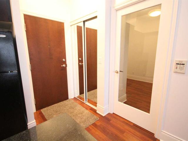 2903 - 310 Burnhamthorpe Rd W