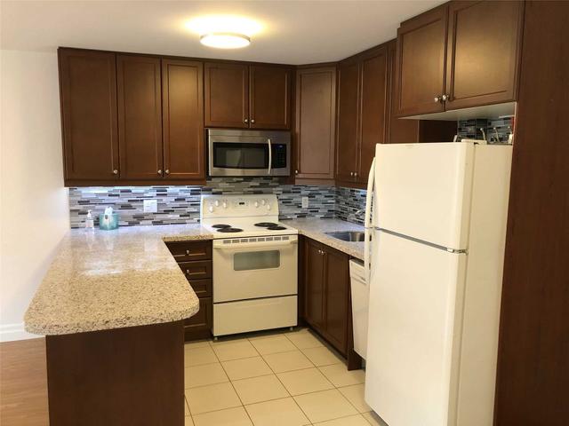5 - 2940 Dundas St W