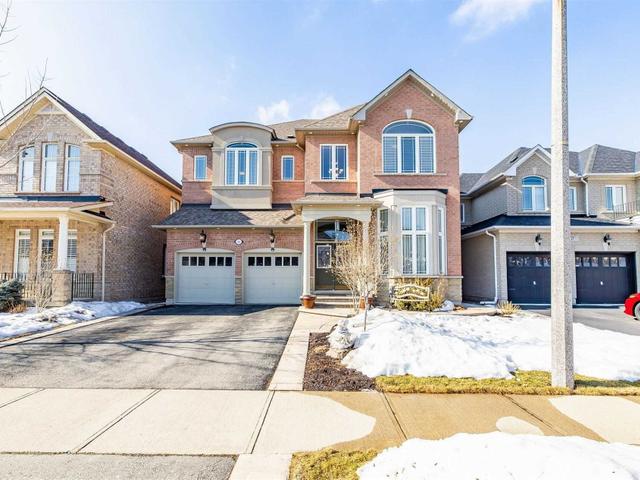 48 Howland Cres
