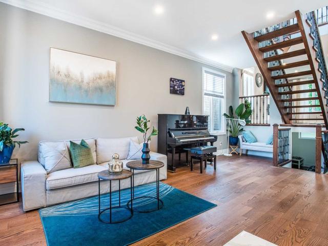 1070 Mississauga Valley Blvd