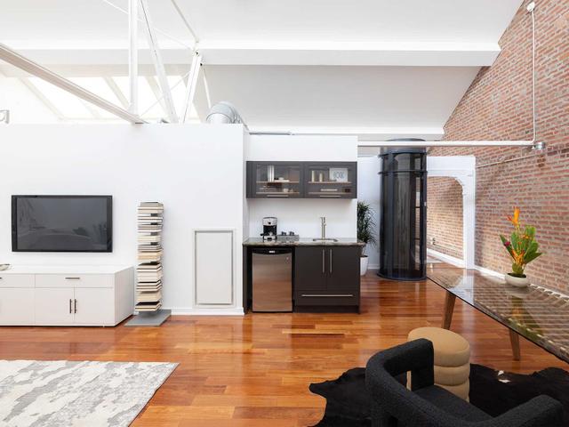 339 - 1100 Lansdowne Ave