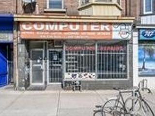 2184 Dundas St W