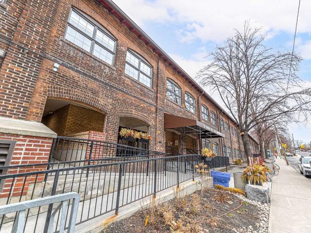 330 - 1100 Lansdowne Ave