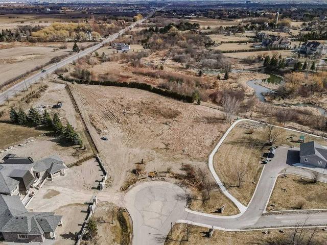 26 Michelangelo Blvd