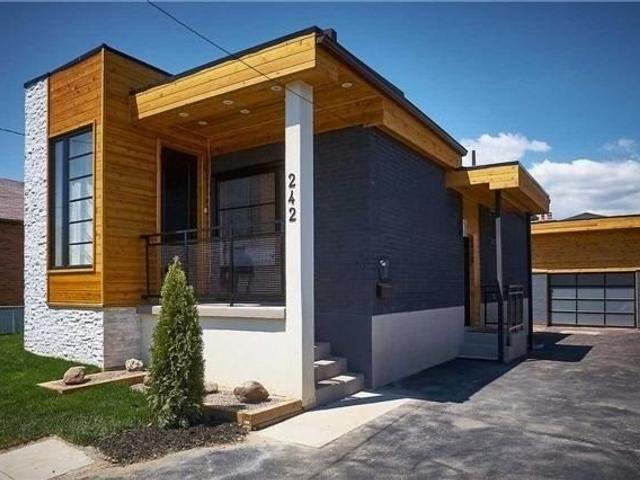 242 Queenslea Ave
