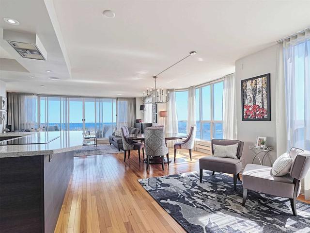 902 - 2285 Lake Shore Blvd W