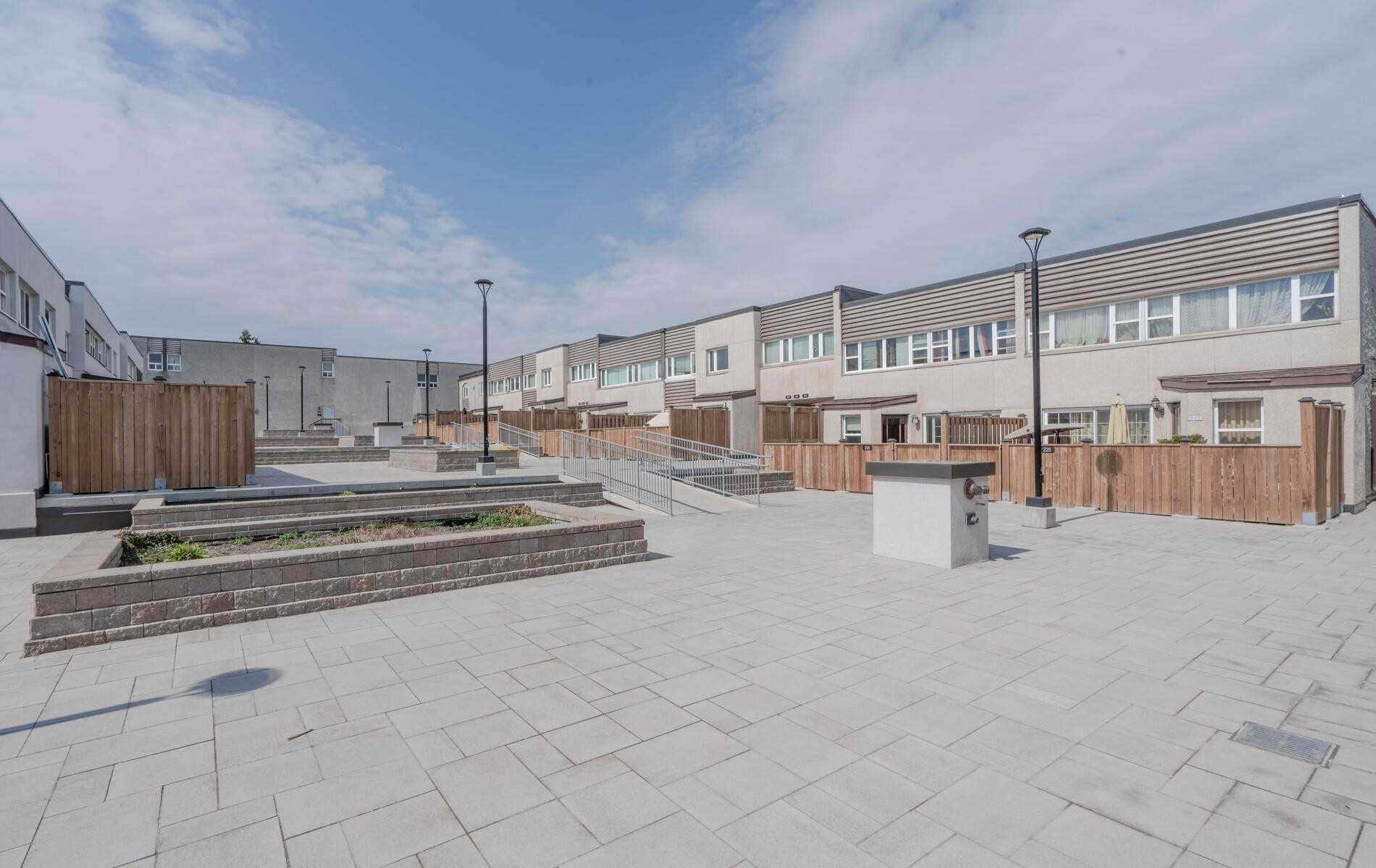 190 1055 Dundas St E, Mississauga Terminated, W5183195 Condos.ca