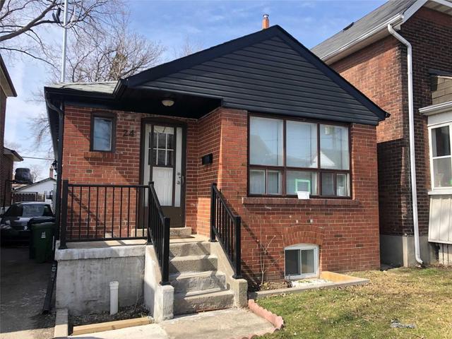 24 Chryessa Ave