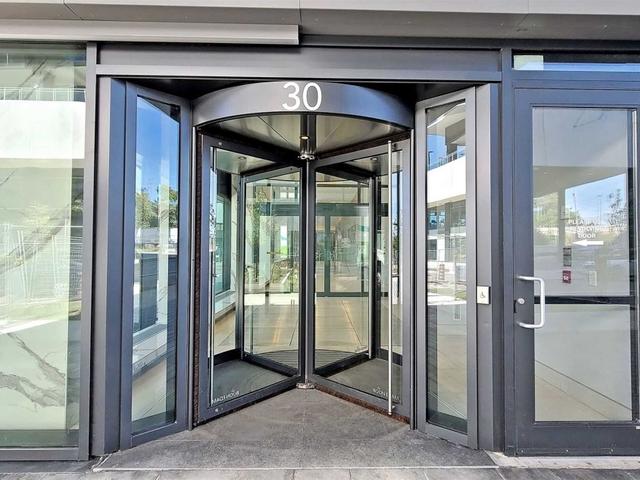 5806 - 30 Shore Breeze Dr