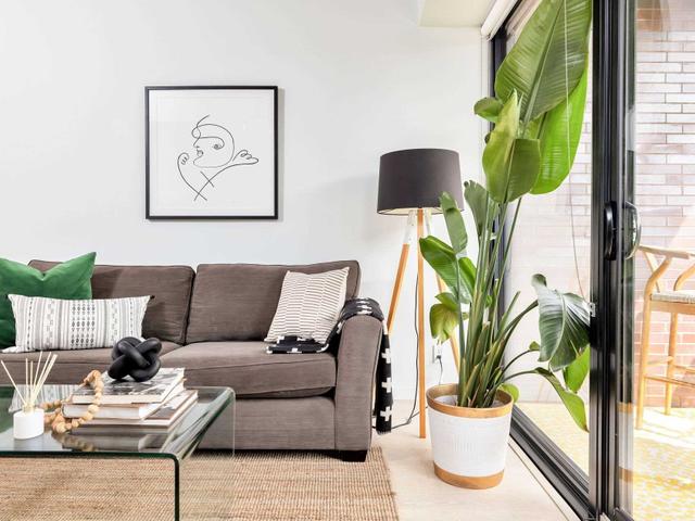 602 - 383 Sorauren Ave