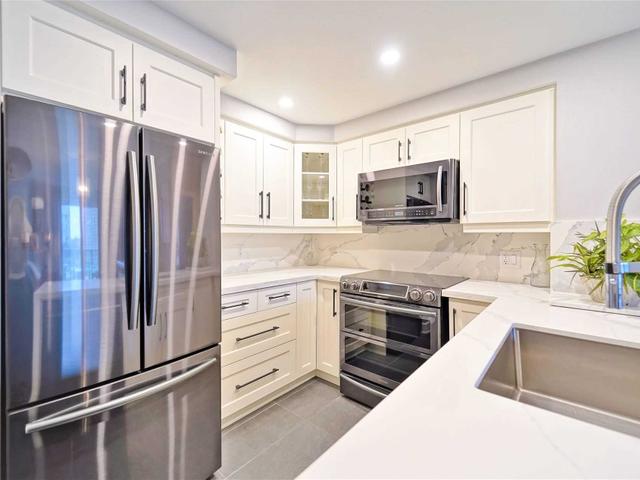 901 - 38 Fontenay Crt