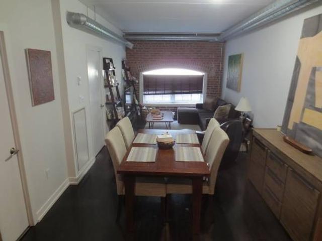 224 - 1100 Lansdowne Ave