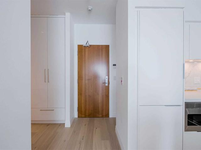 1412 - 1403 Royal York Rd