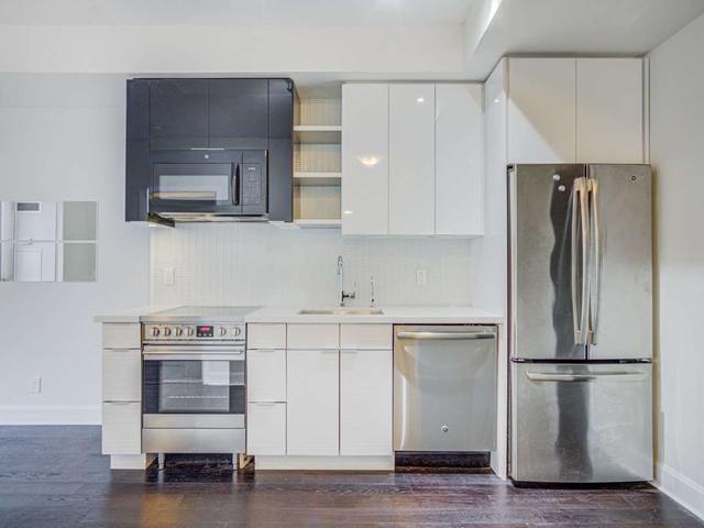 1905 - 33 Shore Breeze Dr