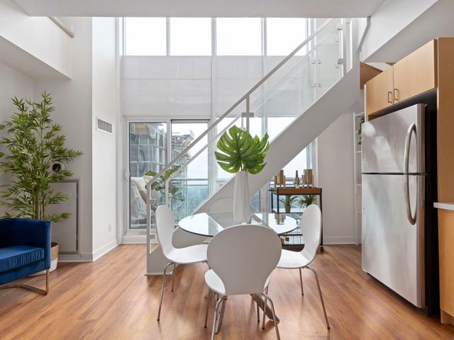 2911 - 155 Legion Rd N