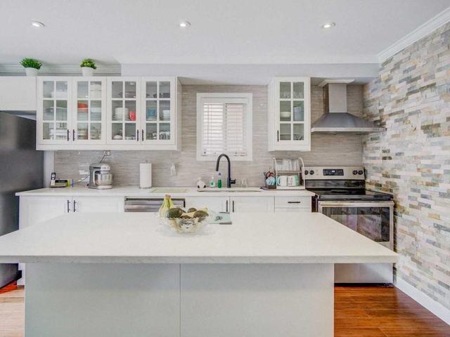 48 Quail Feather Cres