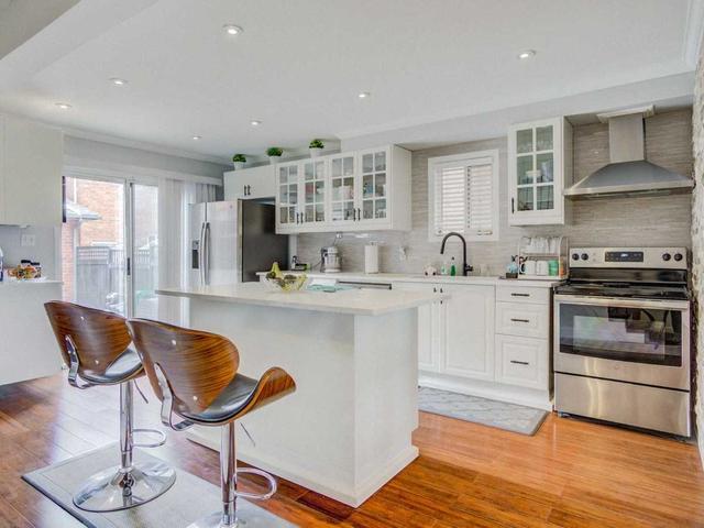 48 Quail Feather Cres