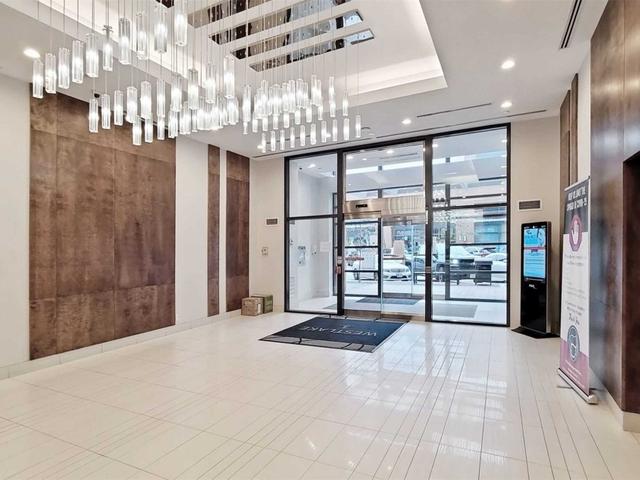 804 - 2220 Lake Shore Blvd W