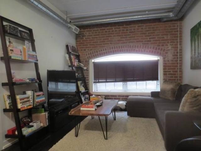 224 - 1100 Lansdowne Ave