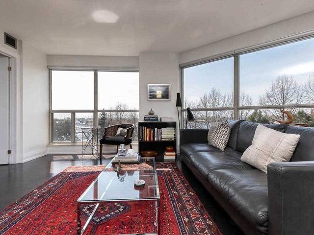 513 - 2267 Lake Shore Blvd W