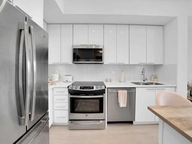 3803 - 10 Park Lawn Rd